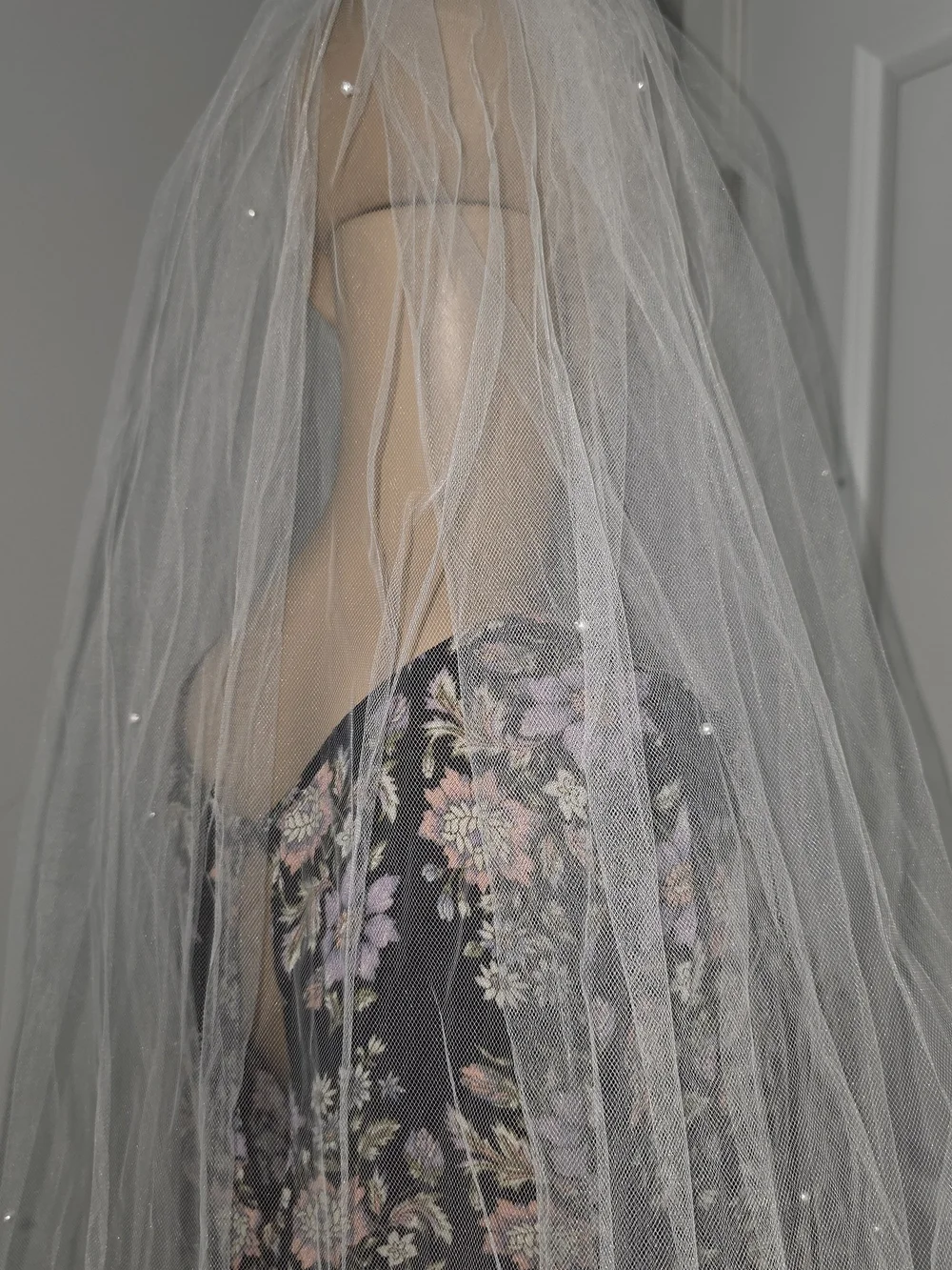Vintage two-tier tulle bridal veil adorned delicate scattered pearls 36